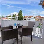 Pensión Josipa 3*